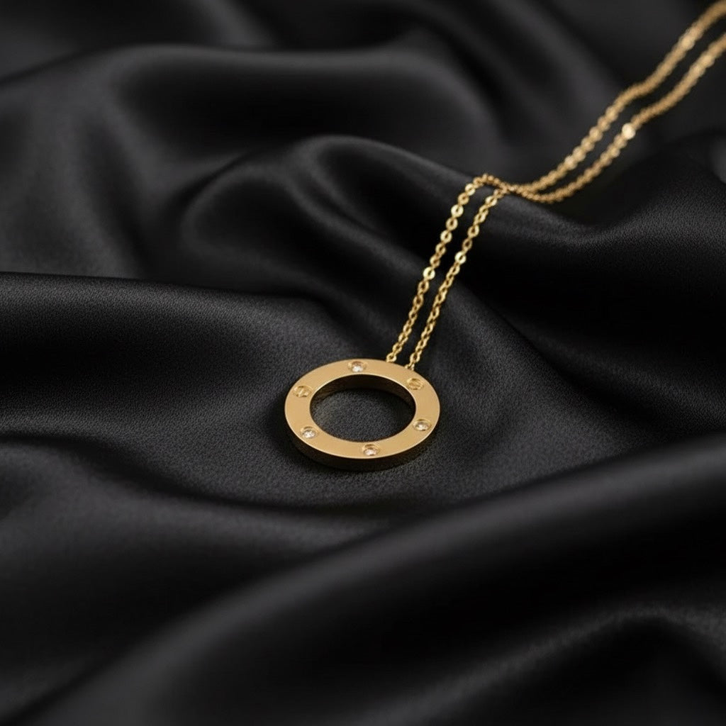 Screw Zirconia Gold Circle Necklace