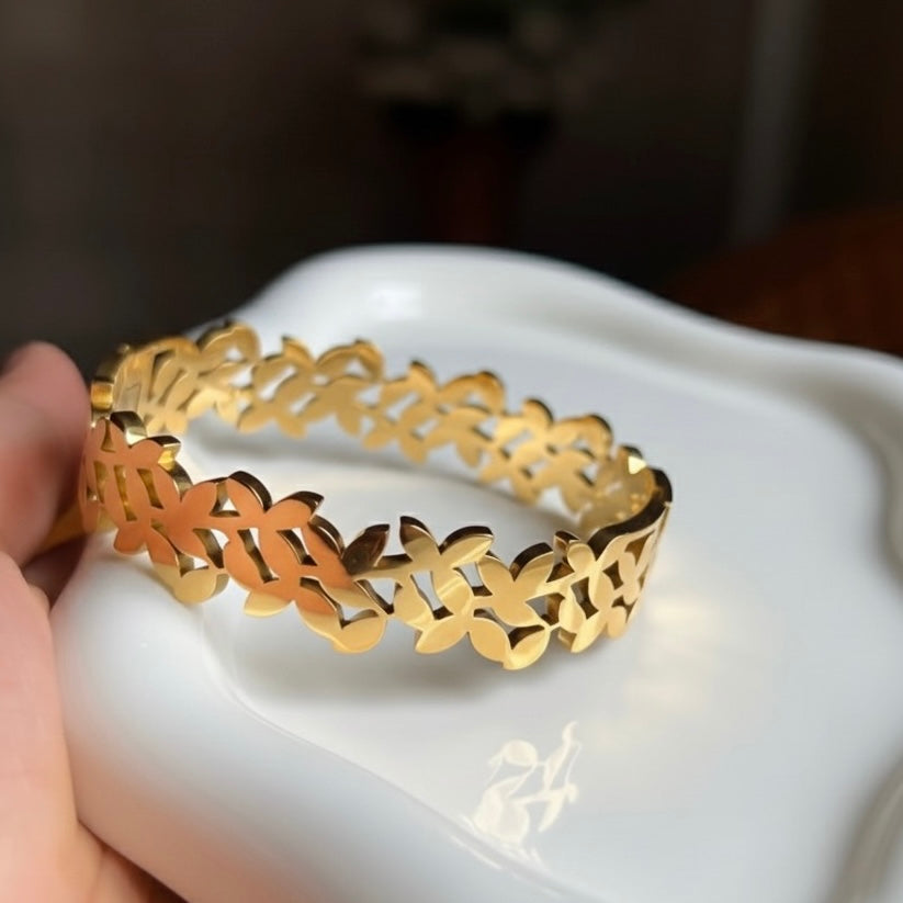 Leaf Handcuff - Stainless Steel