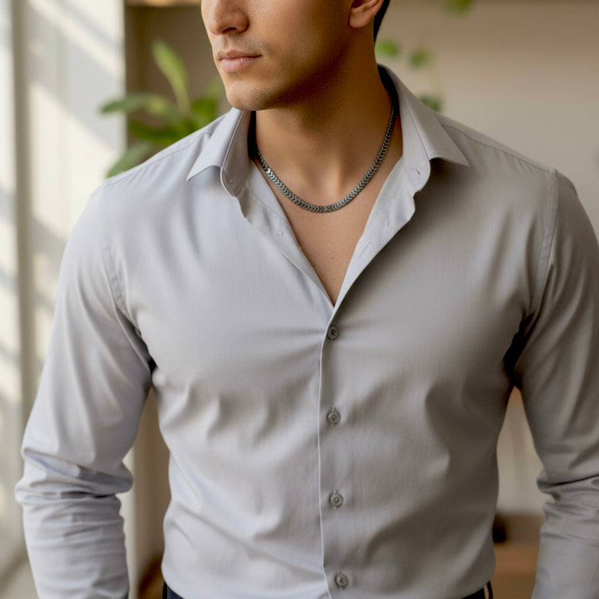 Black Gallstone Arrow Necklace – Minimal Pendant